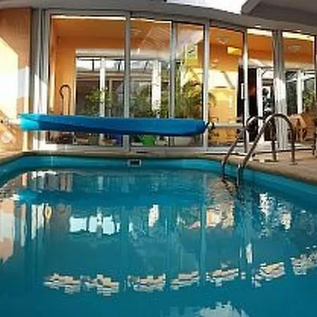 펜션 Pool-wellness Joska By Interhome 믈라다볼레슬라프